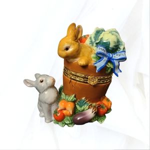 Vintage Porcelain Easter Bunny Decorative Box Collectible